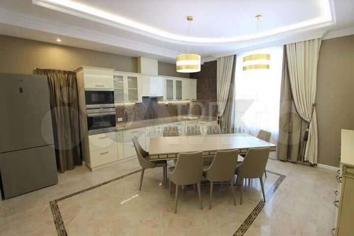 3-к. квартира, 124,1 м², 2/4 эт.