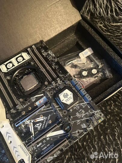 Mатеринская платa Huananzhi x99 TF Gaming