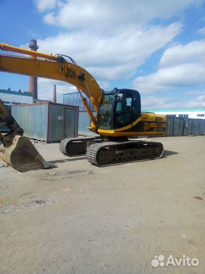 Машинист экскаватора и водитель погрузчика