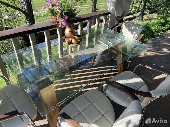 Стол стеклянный