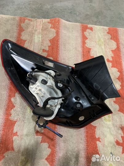 Задний правый фонарь в крыло Оpel astra J. 5D