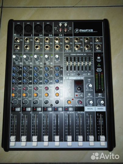 Микшерный пульт Mackie Pro Fx8