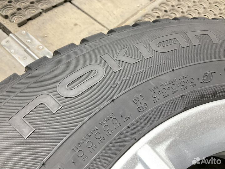 Nokian Tyres Hakkapeliitta 8 215/70 R16