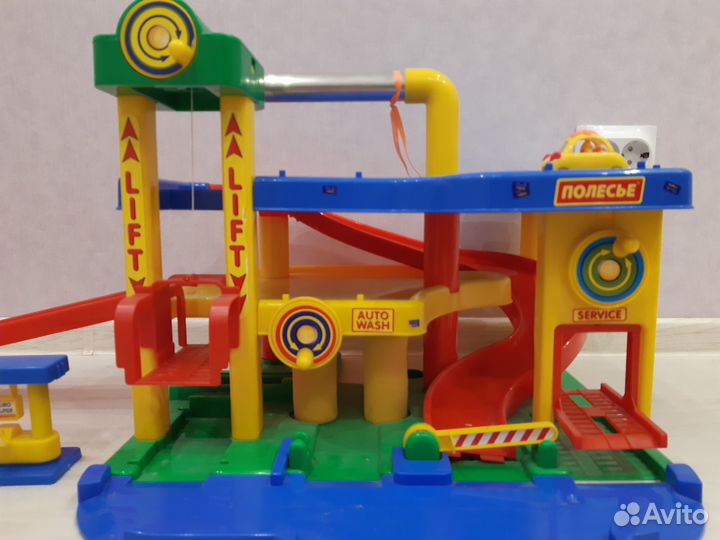 Детская парковка-гараж для машинок