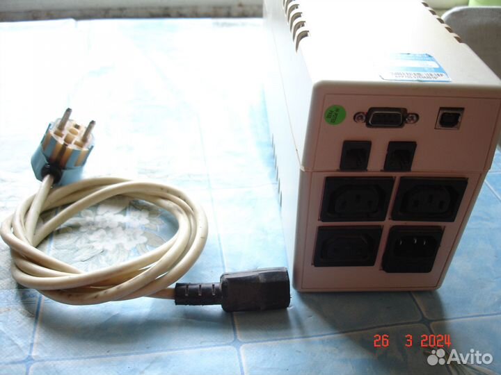 Ippon Back Power Pro 700