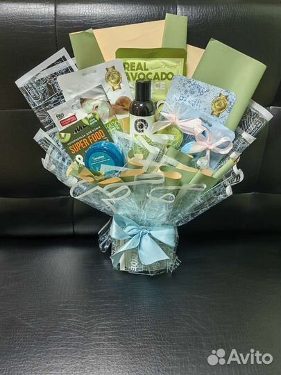 Съедобные букеты 14 февраля клубника в шоколаде