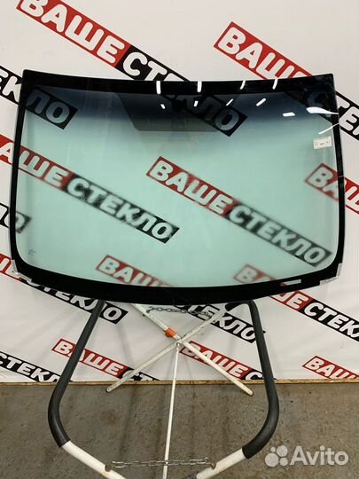 Лобовое стекло Lexus 300 XV10