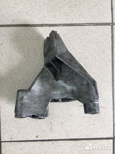 Кронштейн двс Opel Vectra B