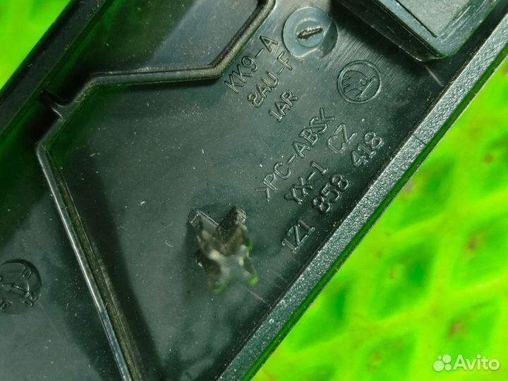 Накладка торпедо Skoda Octavia A5