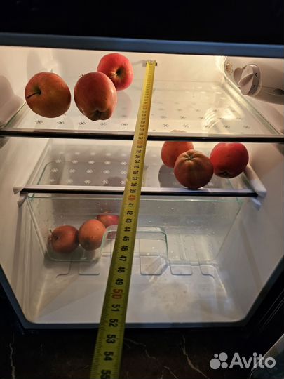 Двухкамерный мини холодильник Tesler RCT-100