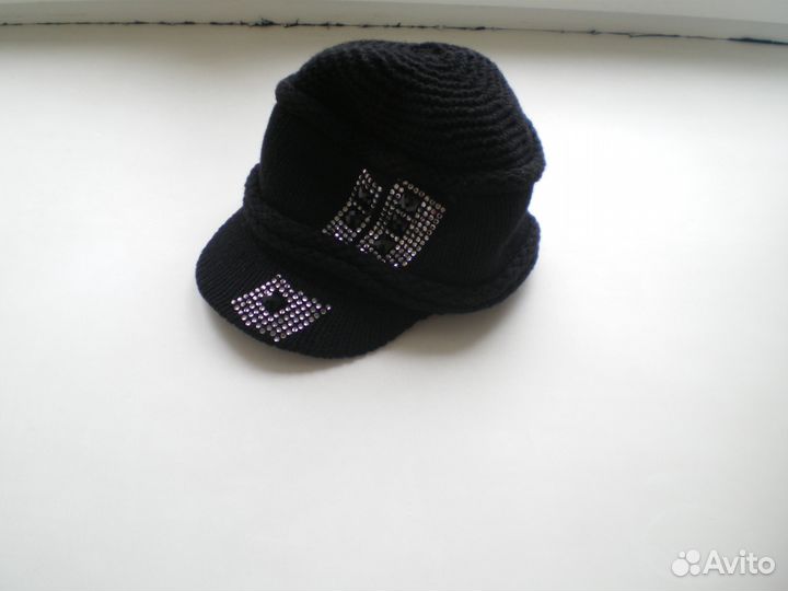 Стильная новая вязаная шапочка 100 шерсть