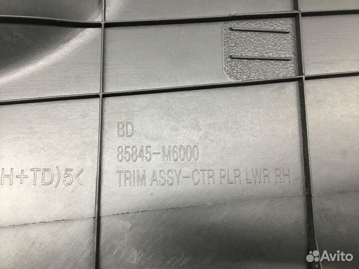 Обшивка средней стойки правая Kia Cerato 2018