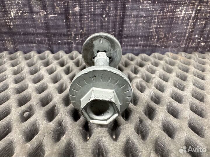 Болт развальный Bmw X5 E53 M54 2006