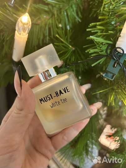 Духи must have white tee