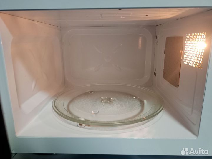 Микроволновка Haier hmx-dm218w