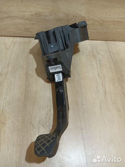 Педаль тормоза Volkswagen polo