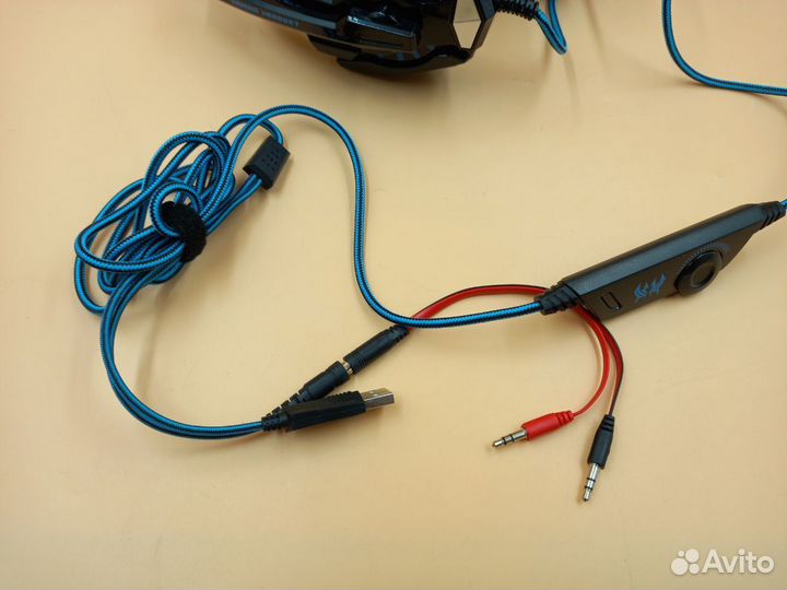 835898 Игровые наушники с микрофоном