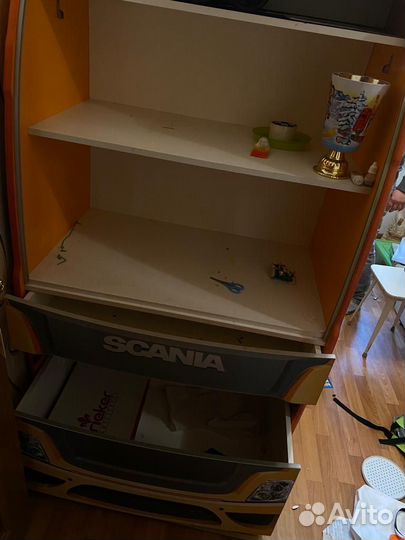 2х этажная кровать машина