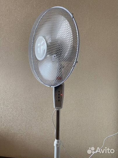 Вентилятор напольный с пультом