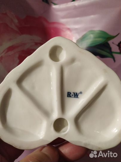 Фарфоровая статуэтка 