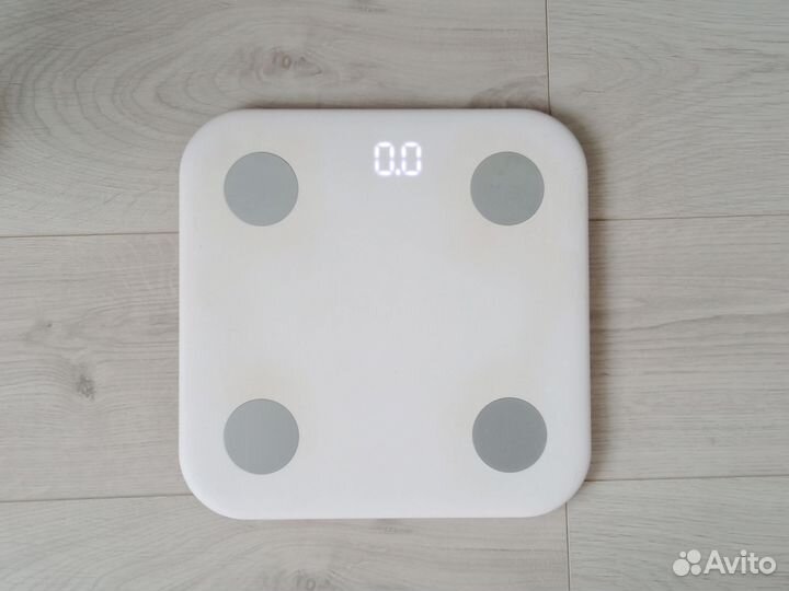 Умные весы Xiaomi Mi Body Composition Scale