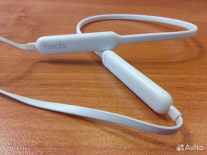 Наушники Beats Apple