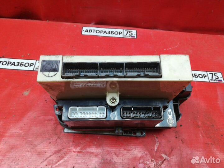 Блок управления климат-контролем Toyota Carina