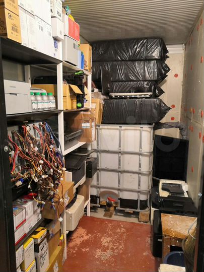 Гараж, > 30 м²