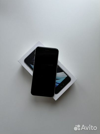 iPhone SE (2020), 128 ГБ