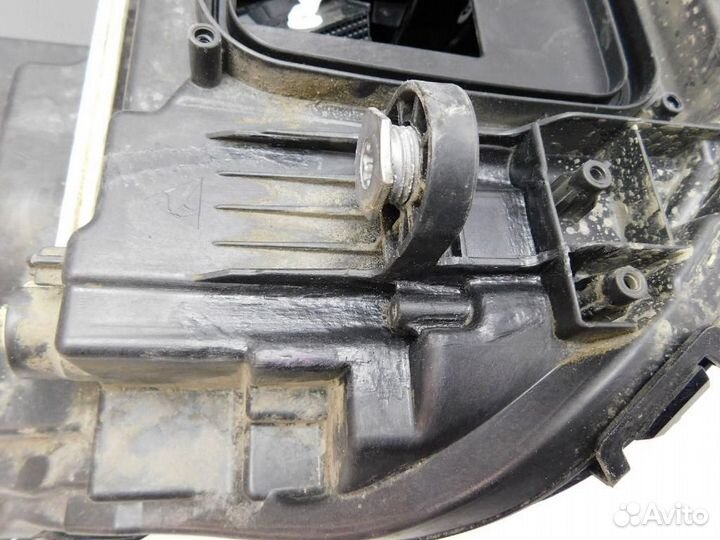 Фара левая Mercedes-Benz E-Class