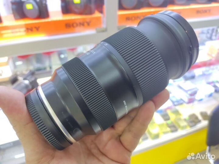 Tamron 28-75mm f/2.8 Di III VXD G2 Sony FE витрина