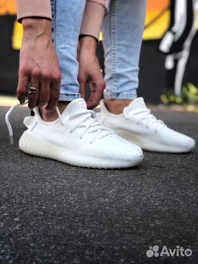 Кроссовки Adidas yeezy boost 350 V2 белые яч383