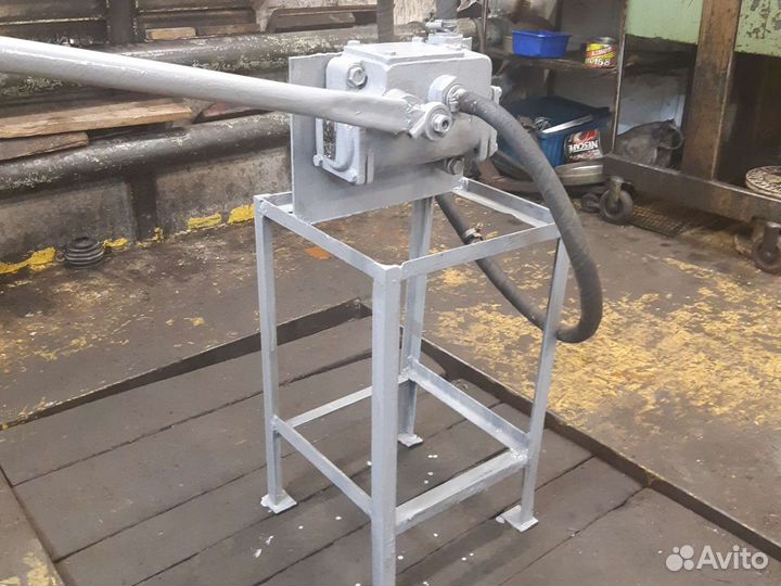 Ручной насос для перекачки топлива