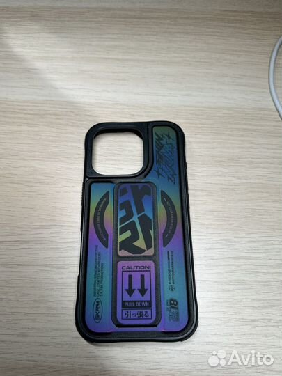 Чехол skinarma 16 pro