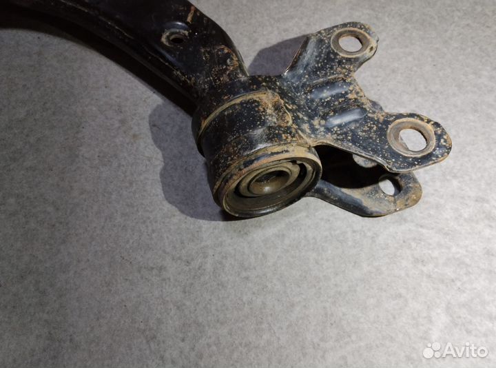 Правый рычаг ford focus 3