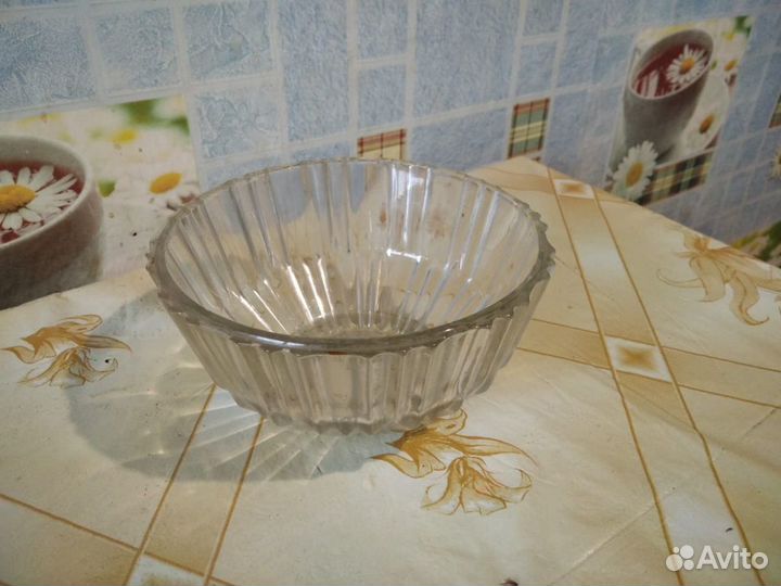 Конфетница,салатницы,вазы