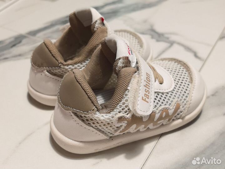 Кроссовки детские