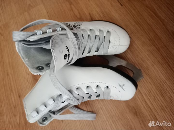 Коньки детские размер 27 и 28