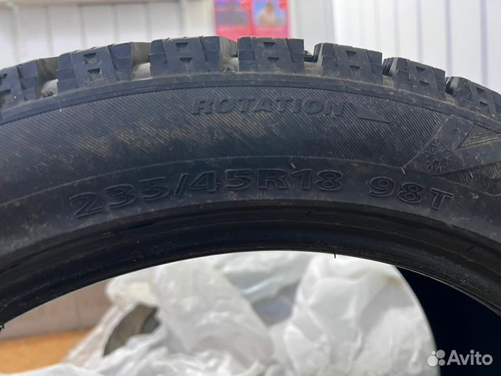 Delinte Winter WD42 235/45 R18 98T