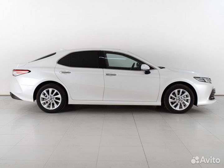 Toyota Camry, 2022