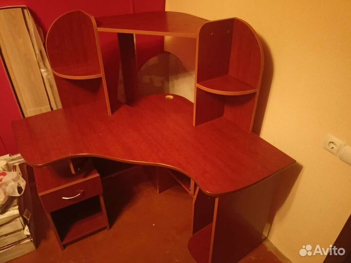 Компьютерный стол