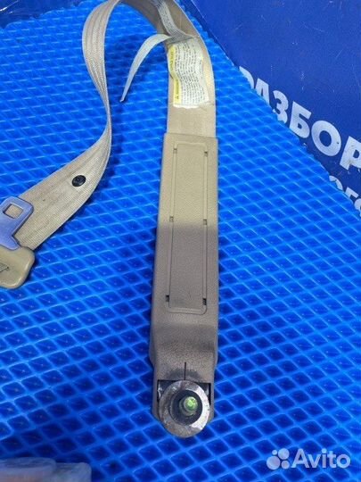 Передний правый ремень безопасности Nissan Maxima