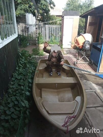 Моторная лодка стеклопластиковая