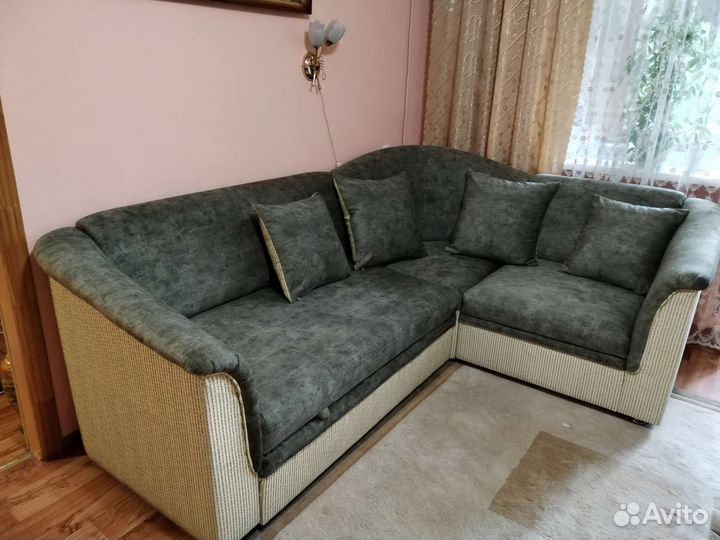 Перетяжка мягкой мебели