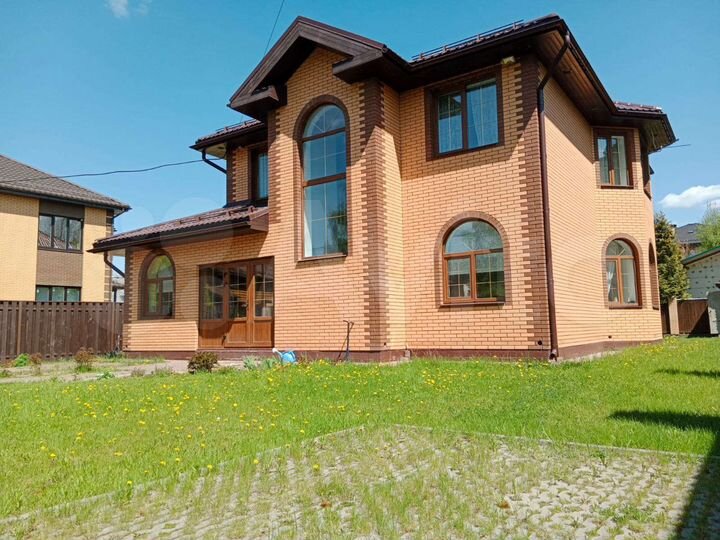 Дом 165 м² на участке 7,5 сот.