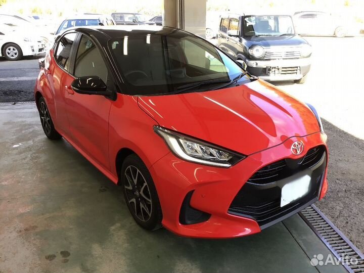 Toyota Yaris 1.5 CVT, 2021, 64 000 км