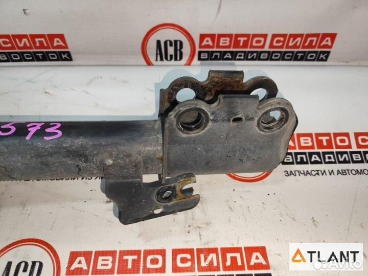 Стойка передняя левая toyota kluger