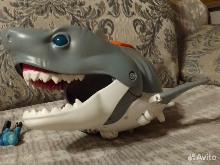 Акула игрушка