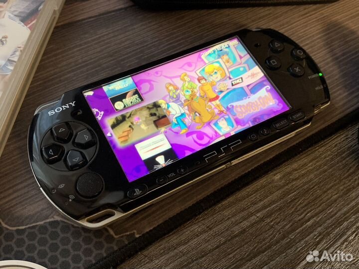 Sony PSP 3008 Piano Black 64gb 7500 игр (комплект)