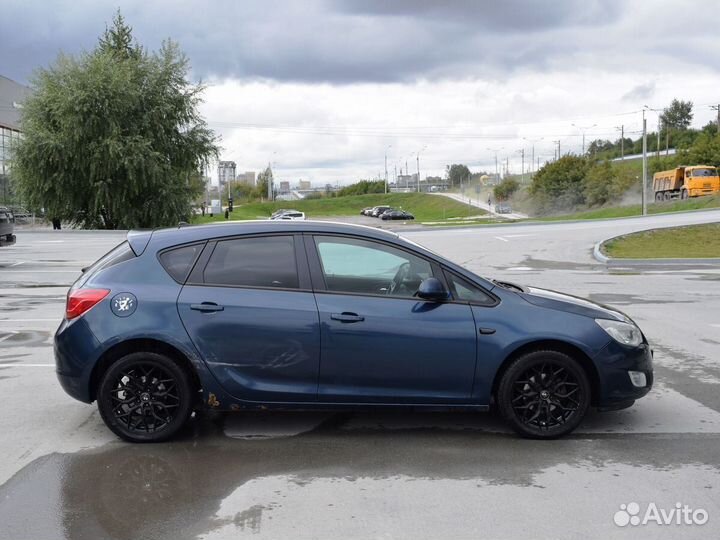 Opel Astra 1.6 AT, 2010, 217 000 км